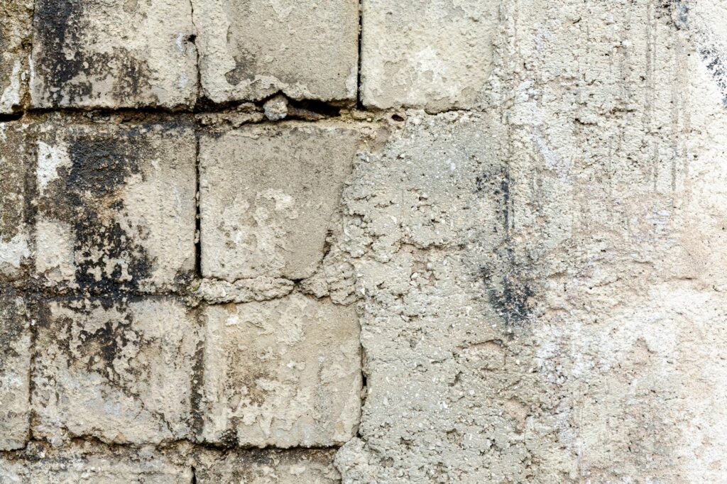 Common Cinderblock Wall Problems in Phoenix Neighborhoods (And How to Fix Them)